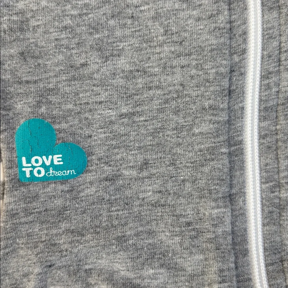 Love to dream soft gray